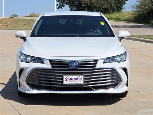 2021 Toyota Avalon Hybrid XLE Plus