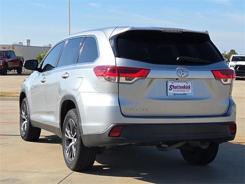 2019 Toyota Highlander LE