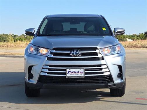 2019 Toyota Highlander LE