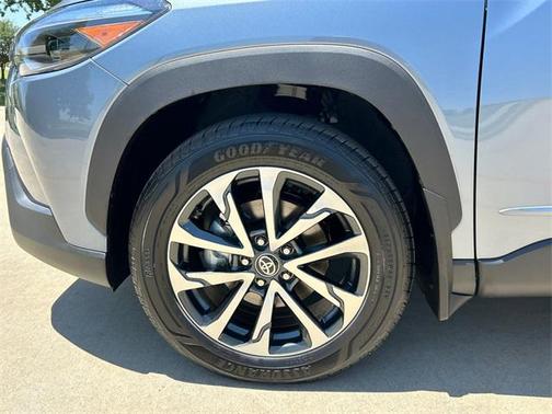 2025 Toyota Corolla Cross XLE