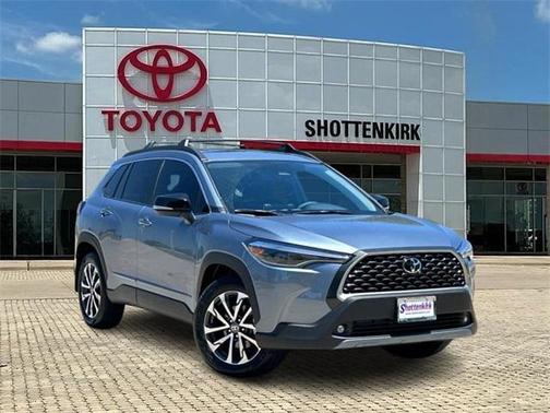2025 Toyota Corolla Cross XLE