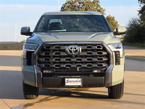 2026 Toyota Tundra Hybrid Platinum