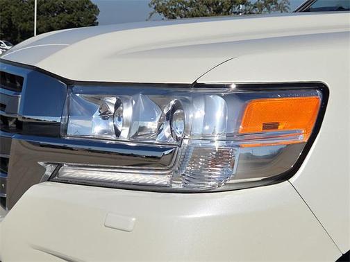 2018 Toyota Land Cruiser Base