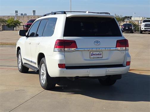 2018 Toyota Land Cruiser Base