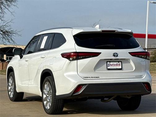 2022 Toyota Highlander Hybrid Limited