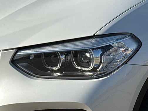 Mineral White Metallic 2021 BMW X4 xDrive30i