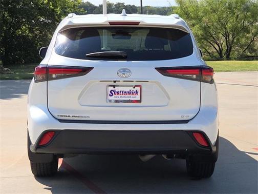 2024 Toyota Highlander XLE