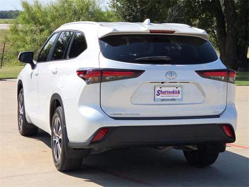 2024 Toyota Highlander XLE