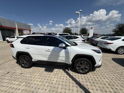 2024 Toyota RAV4 Hybrid XLE Premium