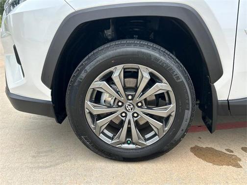 2023 Toyota RAV4 Hybrid XLE Premium