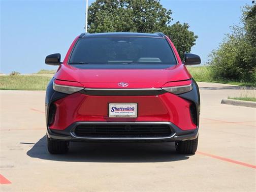 2025 Toyota bZ4X XLE