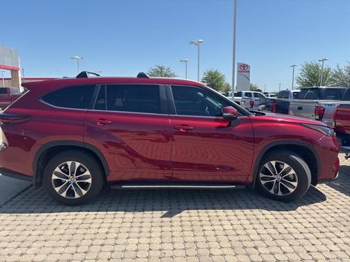 2024 Toyota Highlander XLE