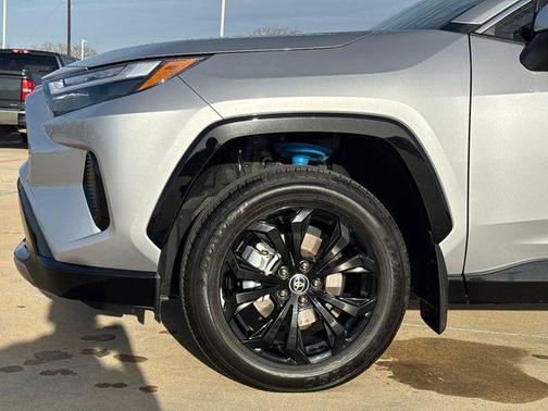 2025 Toyota RAV4 Hybrid SE