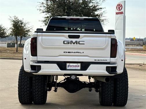 2025 GMC Sierra 3500 Denali