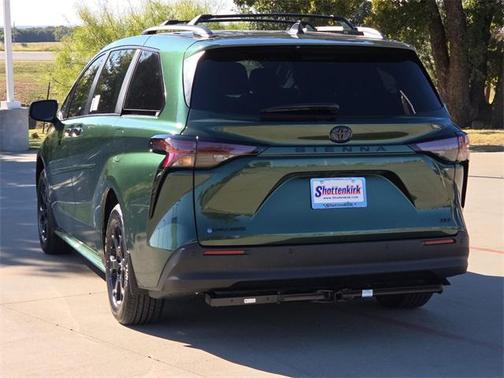 2025 Toyota Sienna Woodland Edition