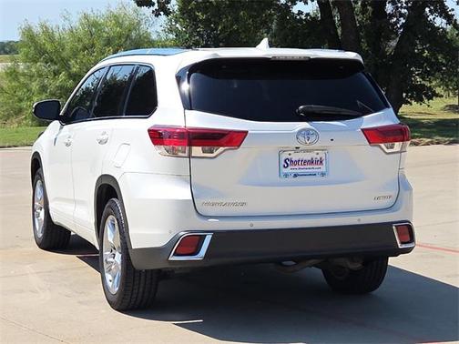 2017 Toyota Highlander Limited