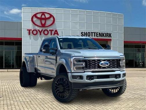 2025 Ford F-450 Platinum