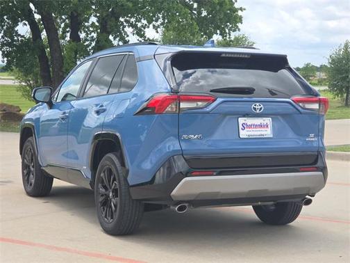 2023 Toyota RAV4 Hybrid SE
