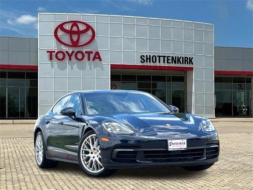 2018 Porsche Panamera 4