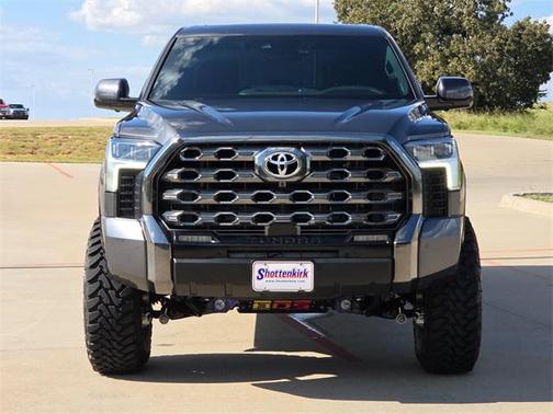 2026 Toyota Tundra Hybrid Platinum