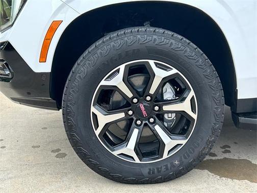 2025 GMC Yukon XL 4WD AT4