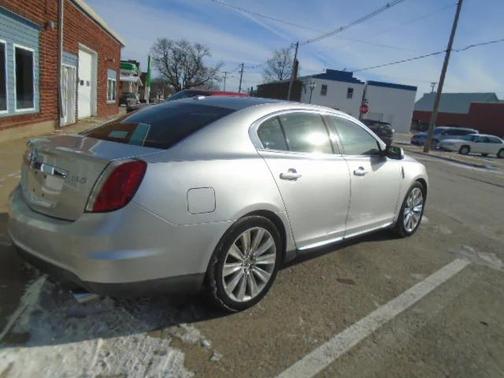 2010 Lincoln MKS Base