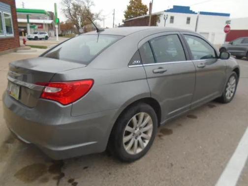 2013 Chrysler 200 Touring