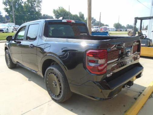 2025 Ford Maverick Lobo Standard