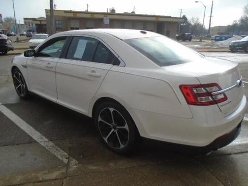 2016 Ford Taurus SEL
