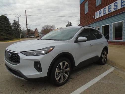 2025 Ford Escape Platinum