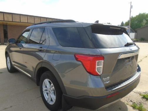 Carbonized Gray Metallic 2021 Ford Explorer XLT