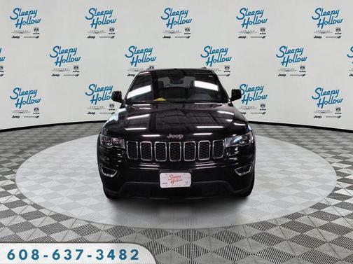 Diamond Black Crystal Pearlcoat 2017 Jeep Grand Cherokee Laredo
