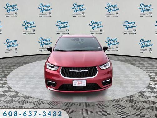 Red Hot Pearlcoat 2026 Chrysler Pacifica L