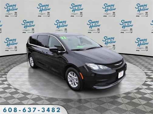 2022 Chrysler Voyager LX