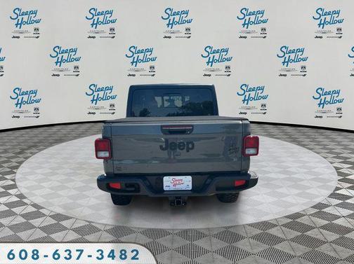 Sting-Gray Clearcoat 2023 Jeep Gladiator Willys 4x4