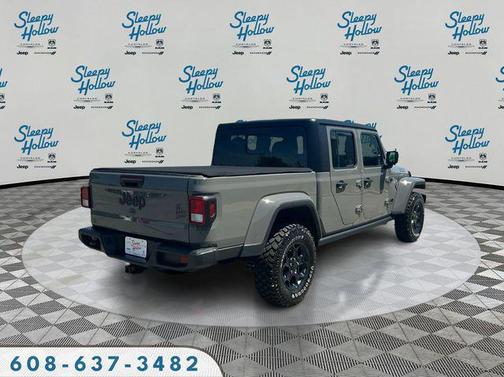 Sting-Gray Clearcoat 2023 Jeep Gladiator Willys 4x4