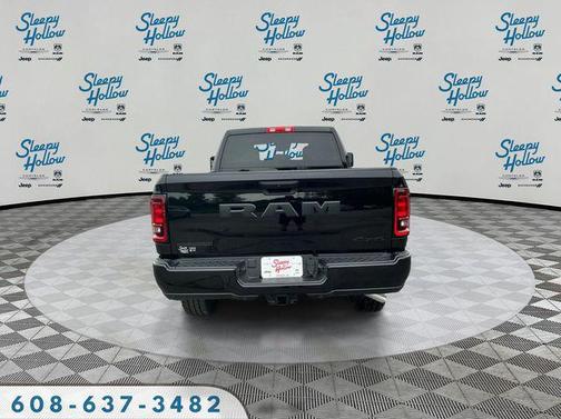 Diamond Black Crystal Pearlcoat 2026 RAM 2500 Big Horn Crew Cab 4x4 6'4' Box