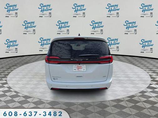 Bright White Clearcoat 2027 Chrysler Pacifica L