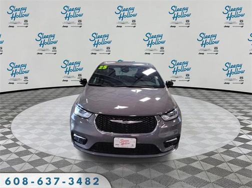 2025 Chrysler Pacifica L