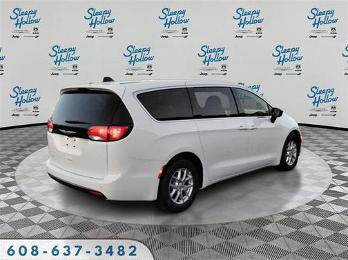 2026 Chrysler Voyager LX