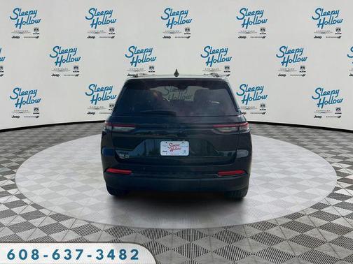 Diamond Black Crystal Pearlcoat 2025 Jeep Grand Cherokee Altitude