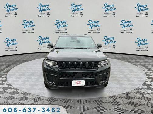 Diamond Black Crystal Pearlcoat 2026 Jeep Grand Cherokee L Altitude