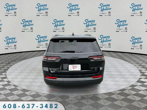 Diamond Black Crystal Pearlcoat 2026 Jeep Grand Cherokee L Altitude