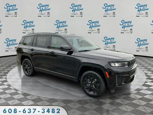 Diamond Black Crystal Pearlcoat 2026 Jeep Grand Cherokee L Altitude