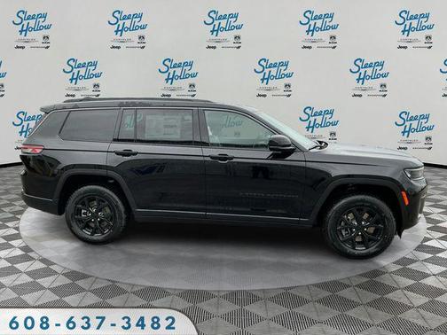 Diamond Black Crystal Pearlcoat 2026 Jeep Grand Cherokee L Altitude