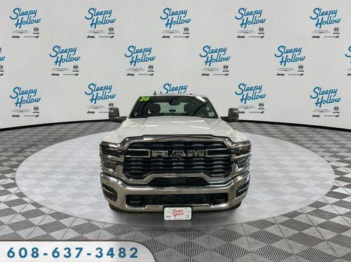 Bright White Clearcoat 2026 RAM 2500 Big Horn Crew Cab 4x4 6'4' Box