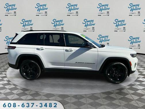 Bright White Clearcoat 2024 Jeep Grand Cherokee Altitude