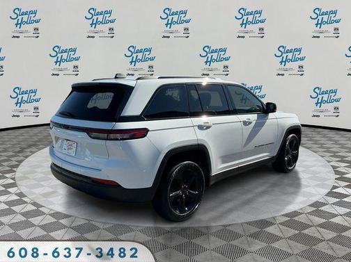 Bright White Clearcoat 2024 Jeep Grand Cherokee Altitude