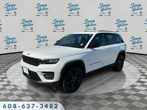 Bright White Clearcoat 2024 Jeep Grand Cherokee Altitude