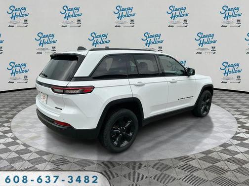 Bright White Clearcoat 2024 Jeep Grand Cherokee Limited